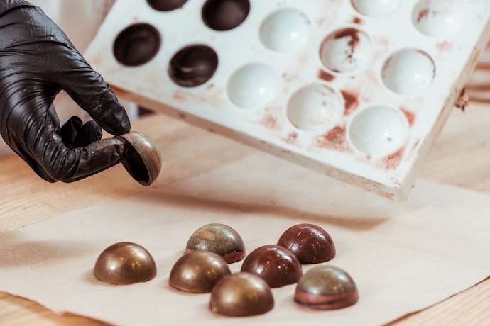 Pastikan kemudahan melepas cokelat