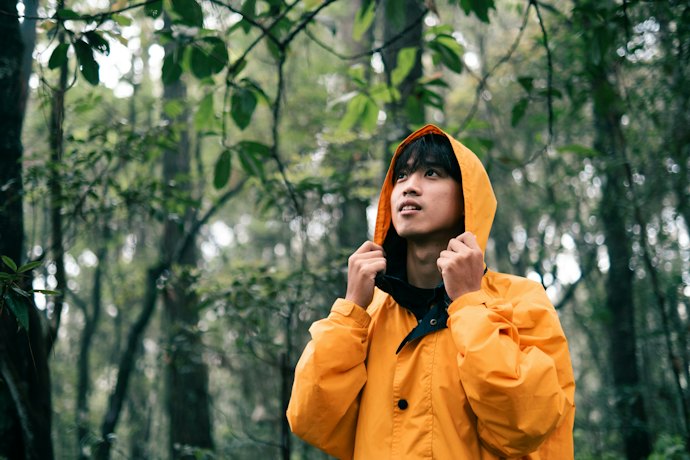 Untuk pemula, pilih bahan taslan yang bagus untuk naik gunung sekaligus terjangkau