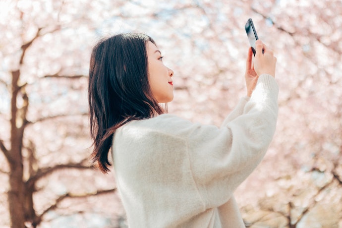 Kenali tren cardigan terkini seperti cardigan rajut ala Korea dan cardigan bunga-bunga