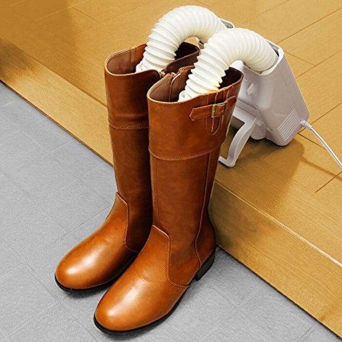 Sesuaikan alat pengering sepatu dengan ukuran dan model sepatu Anda