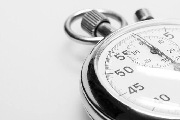 Untuk kebutuhan sehari-hari, pilih stopwatch digital dengan kemampuan mengukur 1/100