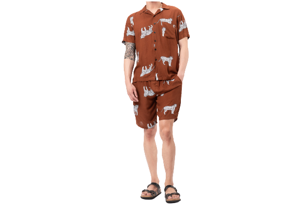 Mau tampil kekinian? Cek model baju tidur pria branded atau dari merek lokal yang aesthetic