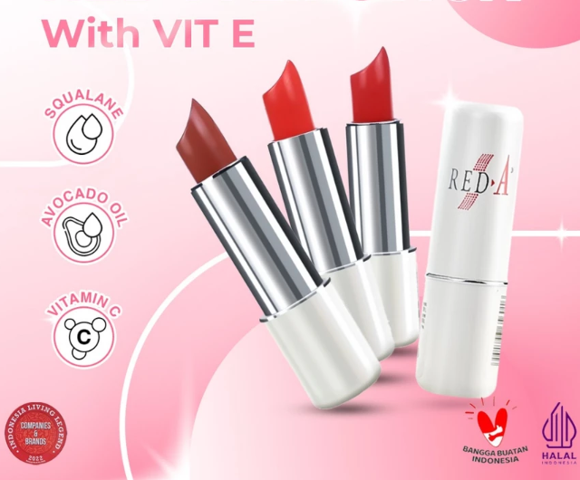 Pilih lipstik yang mengandung pelembap dan bebas alkohol agar tidak membuat bibir kering