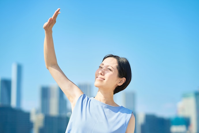 Untuk pilihan lebih praktis, pertimbangkan day cream dengan SPF 30 PA+++