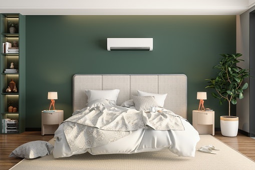 Untuk ruangan yang sering tertutup seperti kamar tidur, gunakan AC inverter