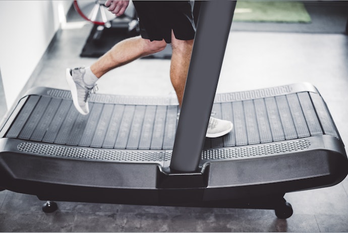 Bila Anda memiliki intensitas lari yang tinggi, utamakan treadmill curve