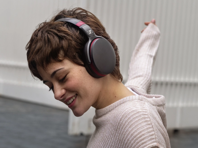 Periksa bobot headphone Sennheiser