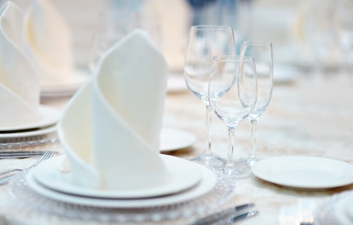 Etika yang benar dalam menggunakan napkin