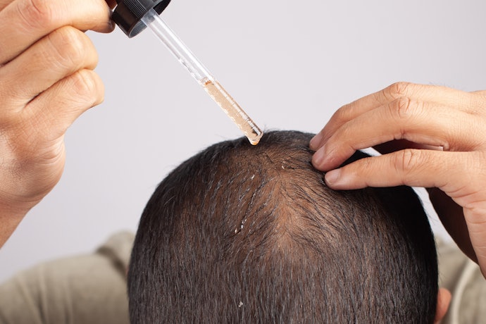 Untuk membantu meningkatkan pertumbuhan rambut, pilih produk yang mengandung vitamin E