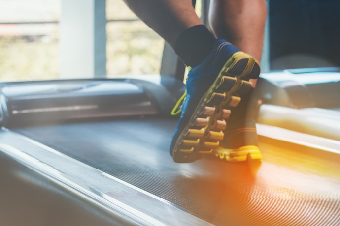 Bila Anda sedang diet, pilih yang dilengkapi fungsi incline dan sensor detak jantung