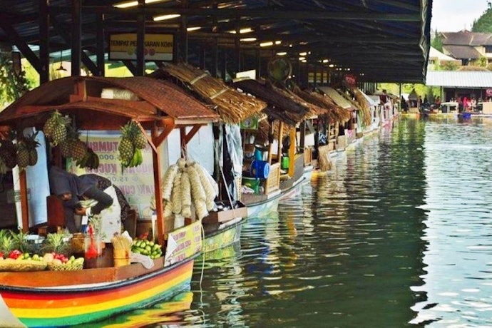 Mau berhemat? Pertimbangkan tempat wisata di Bandung yang ekonomis seperti Floating Market dan Farmhouse Lembang