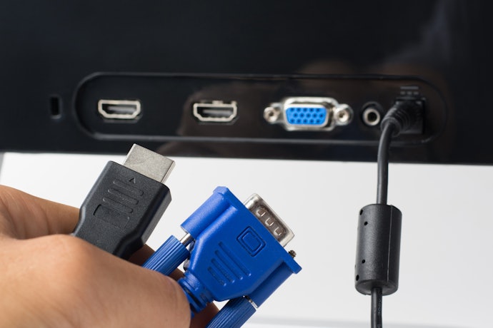 Pertimbangkan smart TV dengan jack 3,5 mm atau Bluetooth untuk terhubung ke speaker