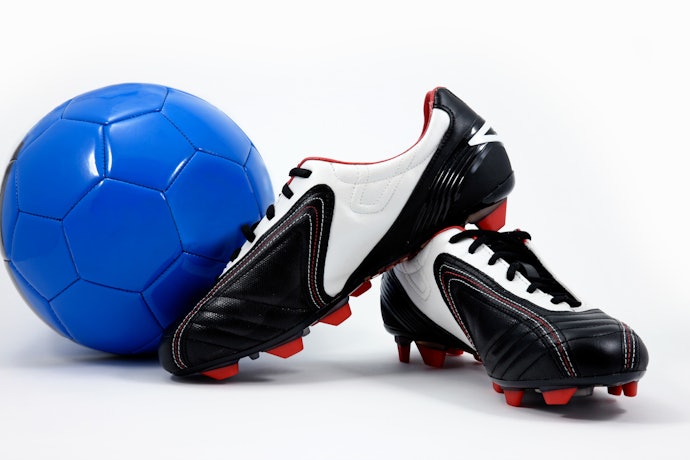 Cek bahan sepatu dan sesuaikan dengan kebutuhan