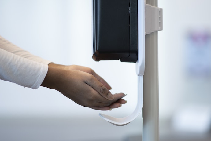 Ketahui jenis dispenser hand sanitizer otomatis