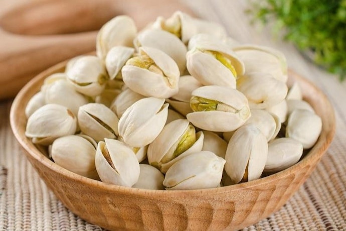 Untuk oleh-oleh umroh atau haji, utamakan kacang pistachio Arab dalam kemasan kiloan