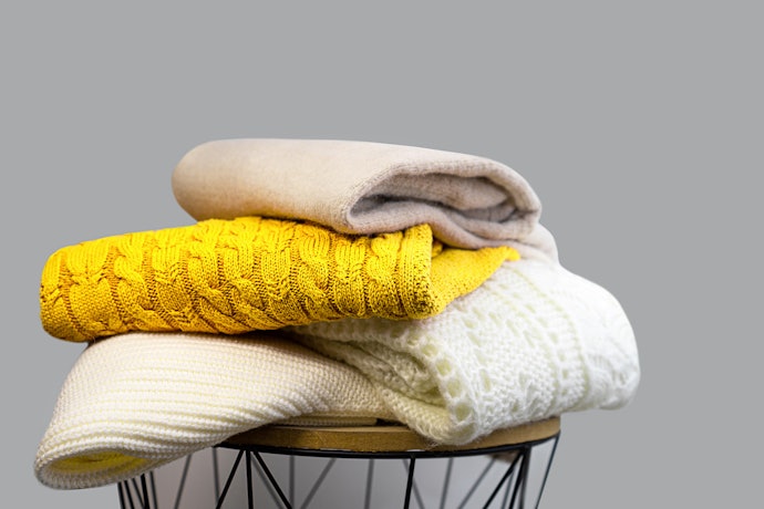 Pilih warna cardigan sesuai dalaman Anda