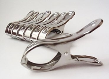 Untuk Anda yang cuciannya sedikit atau mengantisipasi cuaca yang berubah-ubah, cari jepitan stainless yang ringan dan awet