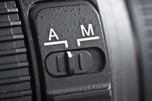 Perhatikan kecepatan AF (autofocus)