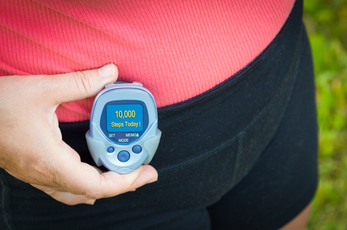 Pilih pedometer dengan desain yang elegan dan modern, misalnya belt clip type, pocket-in type, tipe gelang