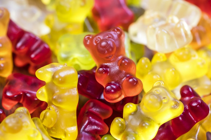 Untuk permen gummy anak, pilih bentuk yang lucu dan menarik