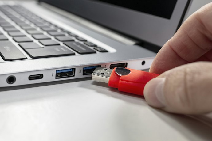 Utamakan flashdisk 64 GB yang masih terjangkau untuk ukuran kapasitas besar