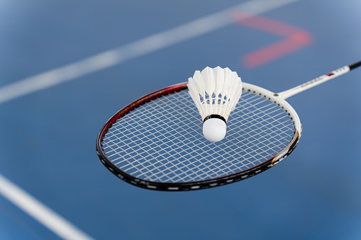 Cek tarikan senar dari raket Li-Ning