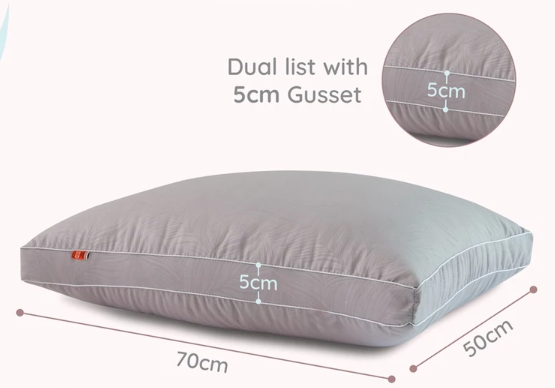 Pilih bantal dengan ukuran mulai 50 x 70 cm untuk pengalaman tidur ala hotel