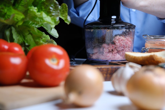 Prioritaskan blender stainless steel atau kaca supaya lebih awet dan higienis