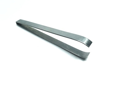 Untuk area yang sulit dijangkau, pilih pinset berbentuk arched claw