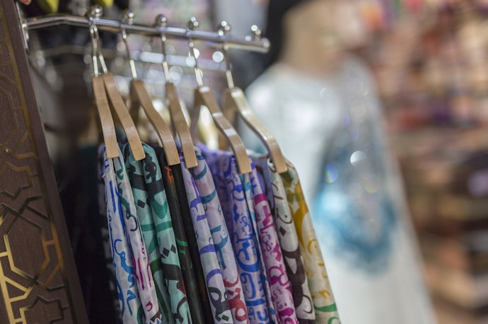 Ketahui jenis material pembuat gantungan jilbab