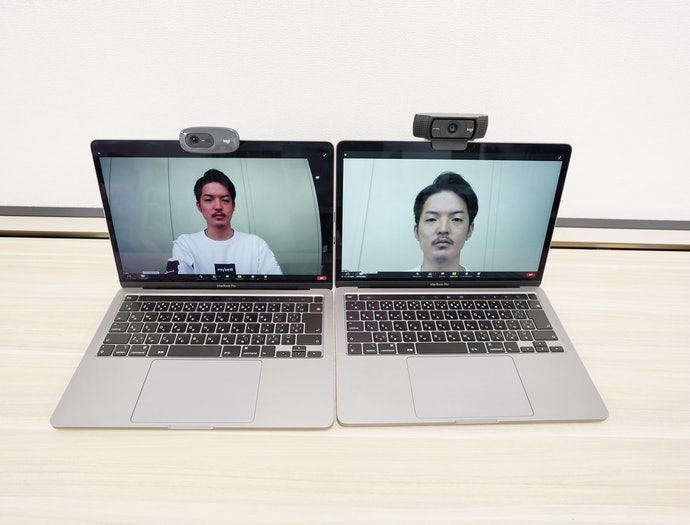 Cek besaran bidang pandang dan jenis penempatan webcam