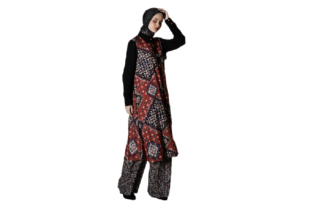 Pertimbangkan one set tunik batik untuk padu padan busana yang praktis