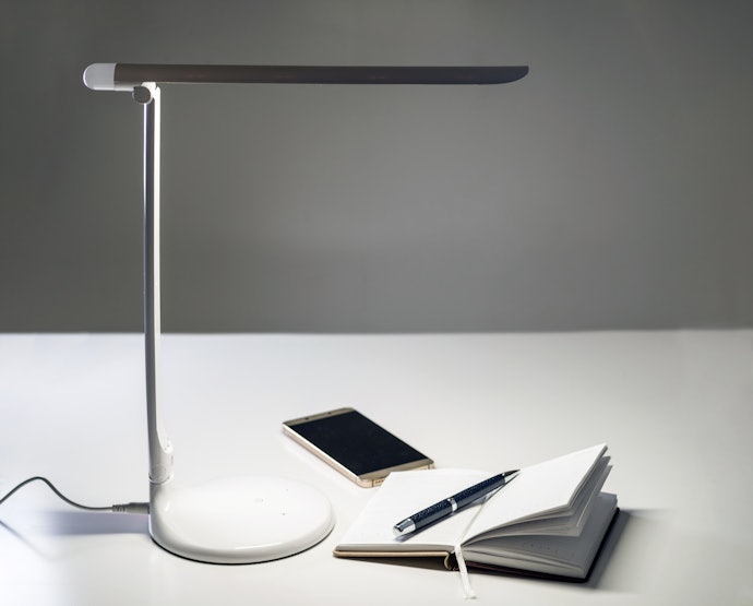 Untuk lampu yang kukuh, pilih lampu standing