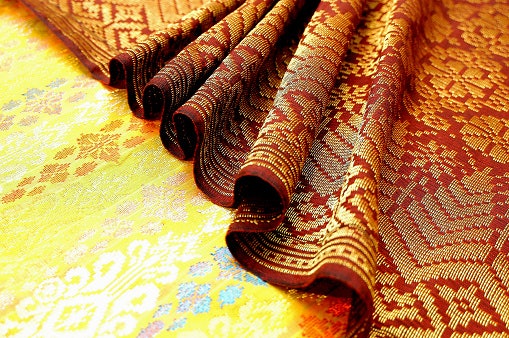 Temukan corak tas tenun yang populer, seperti tas tenun NTT, Jepara, Sumba, Toraja, dan Bali