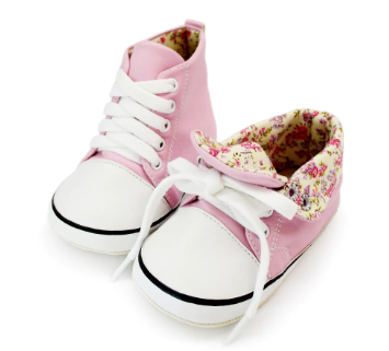 Agar kaki bayi tidak iritasi, prioritaskan juga sepatu dari bahan kulit, mesh, atau kanvas