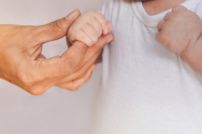 Pastikan bahan baju bola nyaman untuk dikenakan oleh bayi