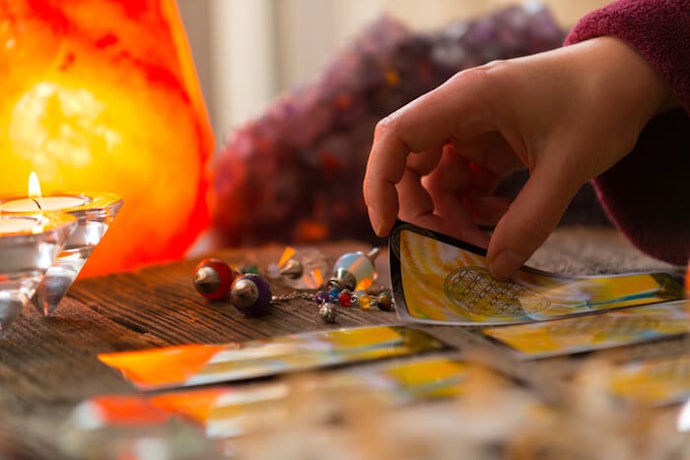 Pertimbangkan tarot keluaran penerbit atau kreator ternama: U.S Games System, Llewellyn, dan sebagainya