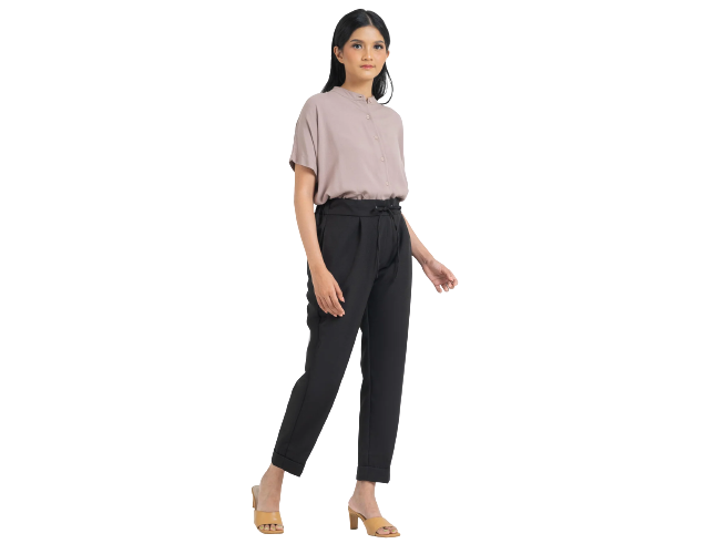 Jika ingin kaki terlihat jenjang, kenakan ankle tapered pants dengan potongan high rise