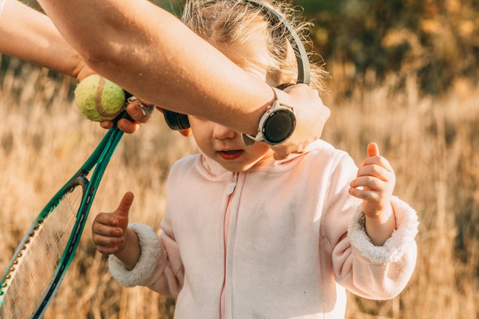 Hindari earplug untuk bayi, agar lebih aman sebaiknya pilih penutup telinga yang ukurannya lebih besar seperti earmuff