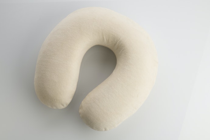 Utamakan bantal yang mudah dibersihkan