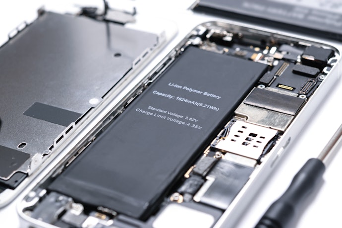 Pastikan seri nomor model baterai HP-nya sama