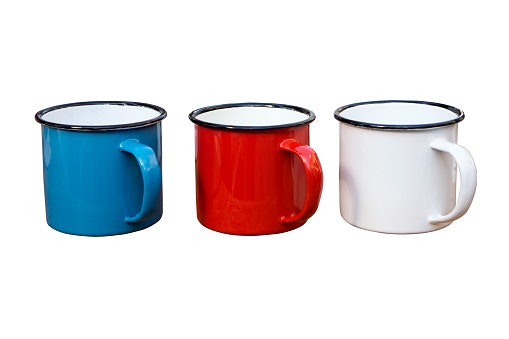 Utamakan gelas enamel bila Anda ingin souvenir pernikahan berkesan vintage