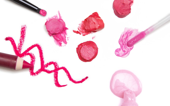 Carilah lipstik dengan bentuk yang disukai