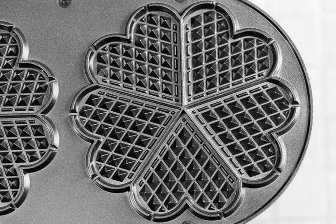 Pilih waffle maker yang mudah dibersihkan