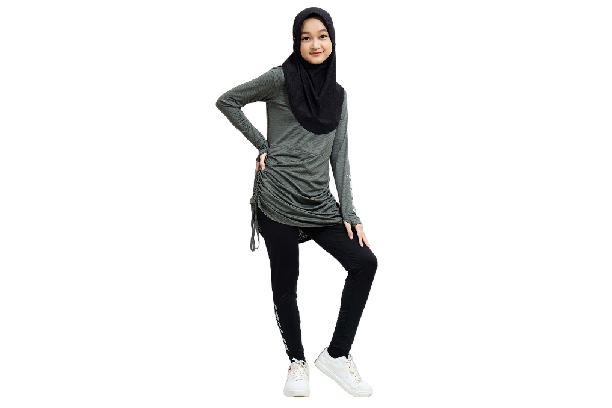 Cari baju senam muslimah modis yang sudah berupa setelan plus hijab berwarna senada