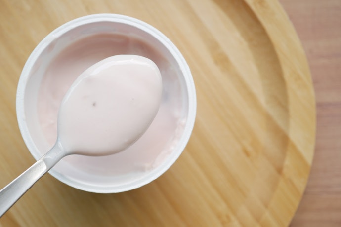 Utamakan yoghurt dengan kandungan susu yang tertulis pada komposisi pertama