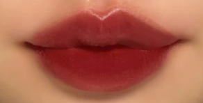 Ingin membuat ombre lips? Pertimbangkan warna merah