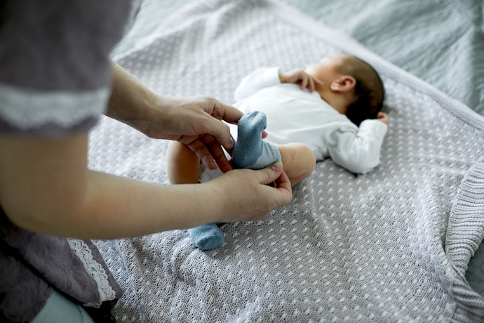 Sesuaikan ukurannya dengan telapak kaki bayi
