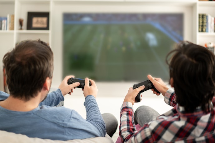 Tidak ada teman bermain di rumah? Pertimbangkan game yang punya fitur online multiplayer