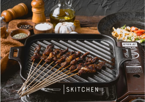 Pilih grill pan bentuk persegi untuk kemudahan memasak beragam jenis makanan